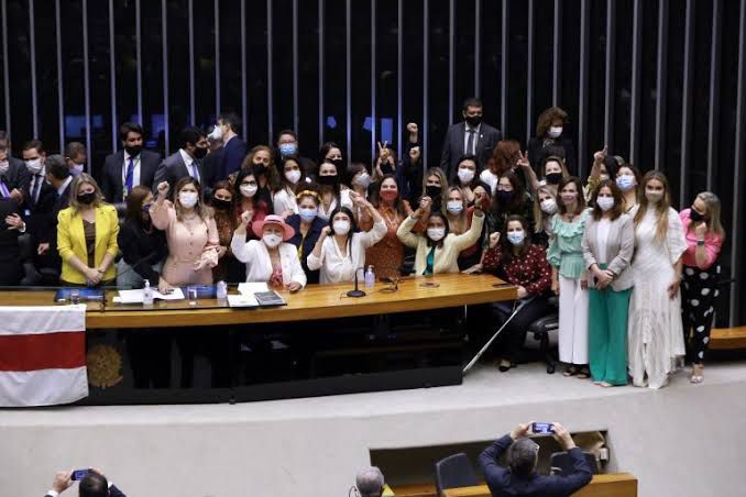 Candidaturas femininas ainda são preteridas pela sociedade